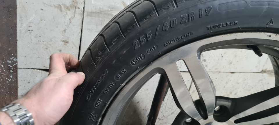 Шины летние Michelin 255/40 R19, кованые диски 8,5Jx19 ET12 5x120 на ...