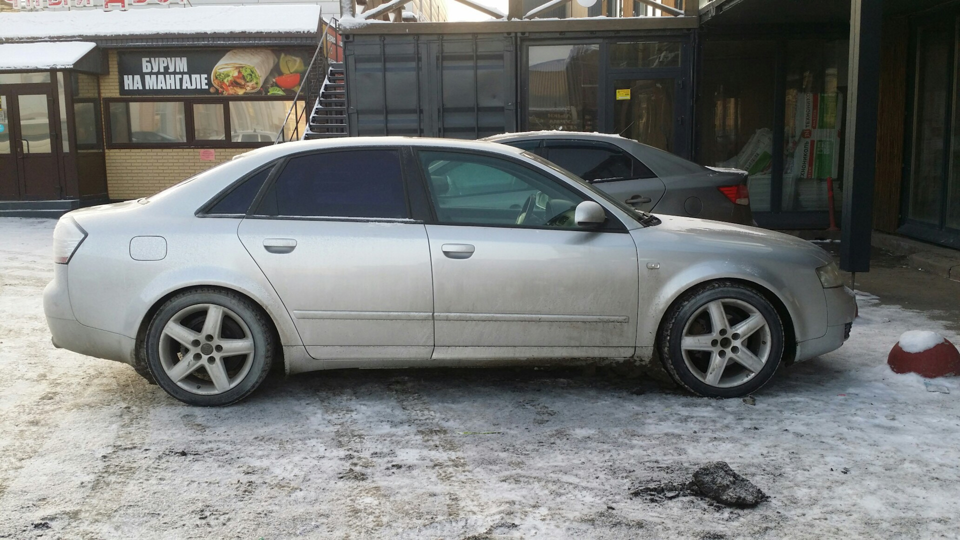 Клиренс ауди а4. Проставки на Ауди а4 1995. Audi a4 b6 установка проставок для увеличения клиренса.