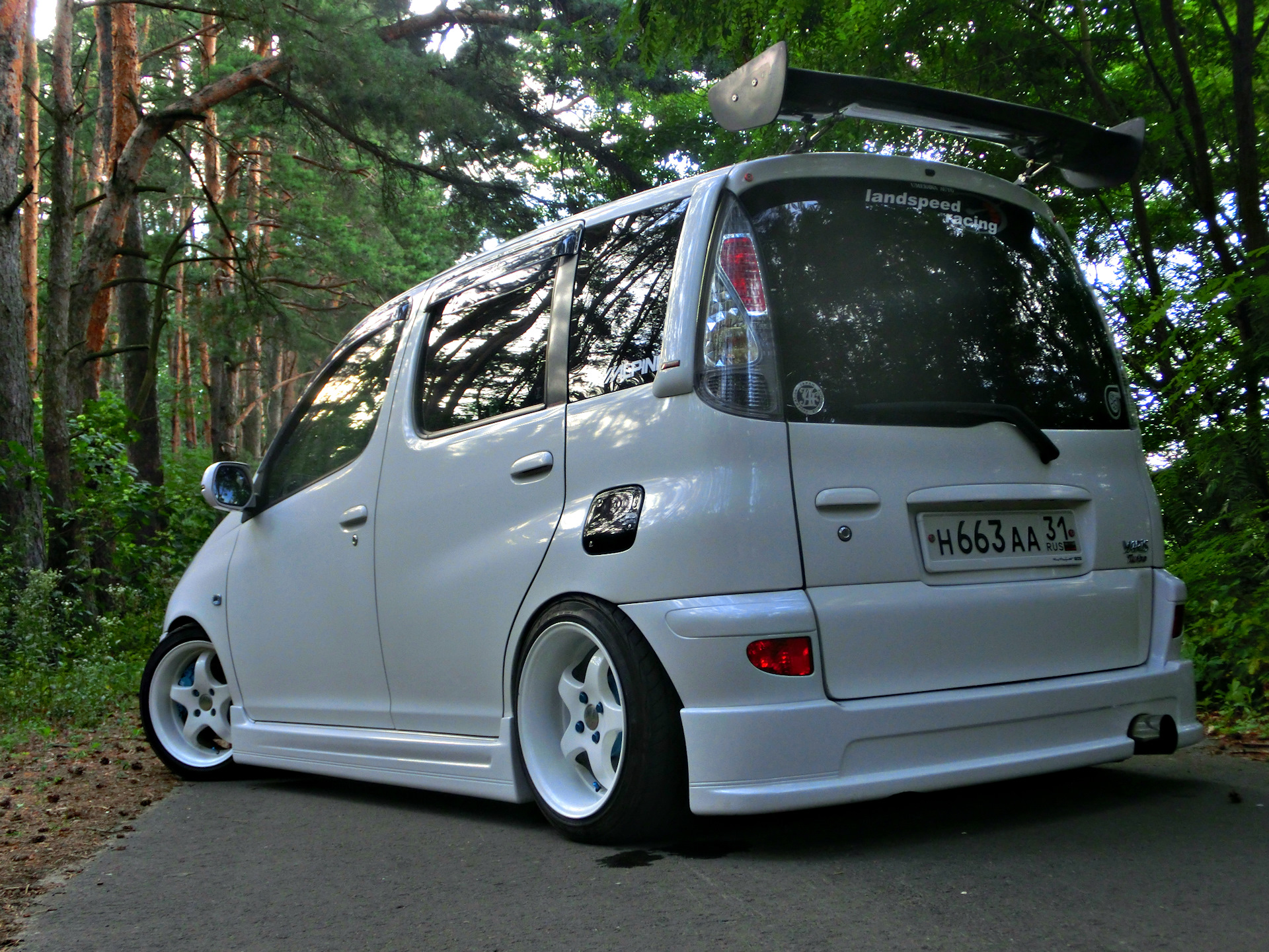 Toyota Funcargo stance