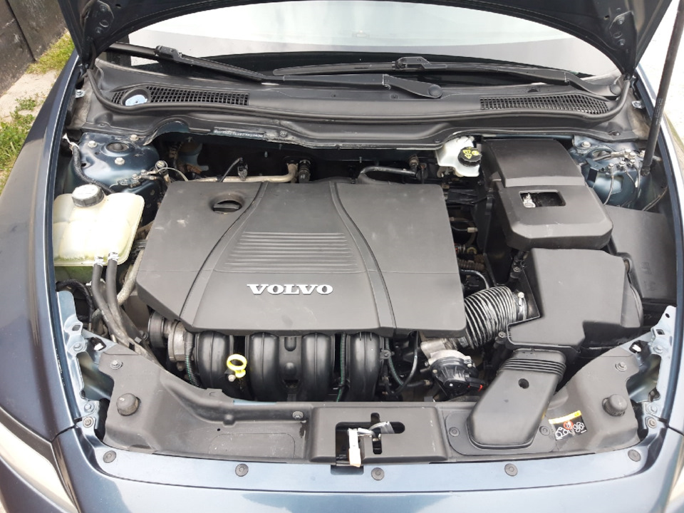 Подкапотное пространство volvo s40