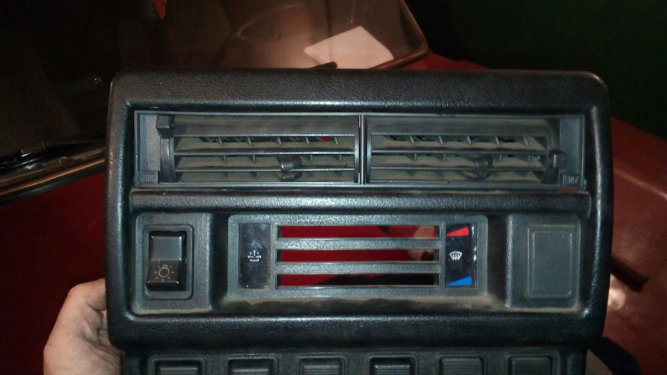 Центральные сопла воздуховода — Lada 4x4 3D, 1,7 л, 1994 года | своими ...