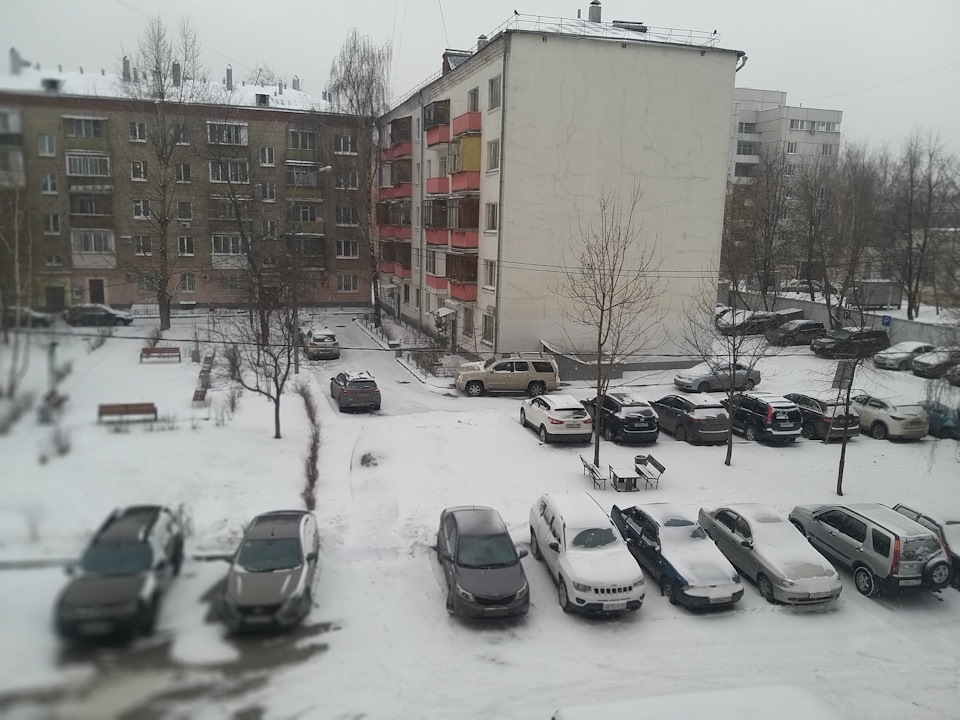 Машина на прежнем месте — Cadillac Escalade (3G)