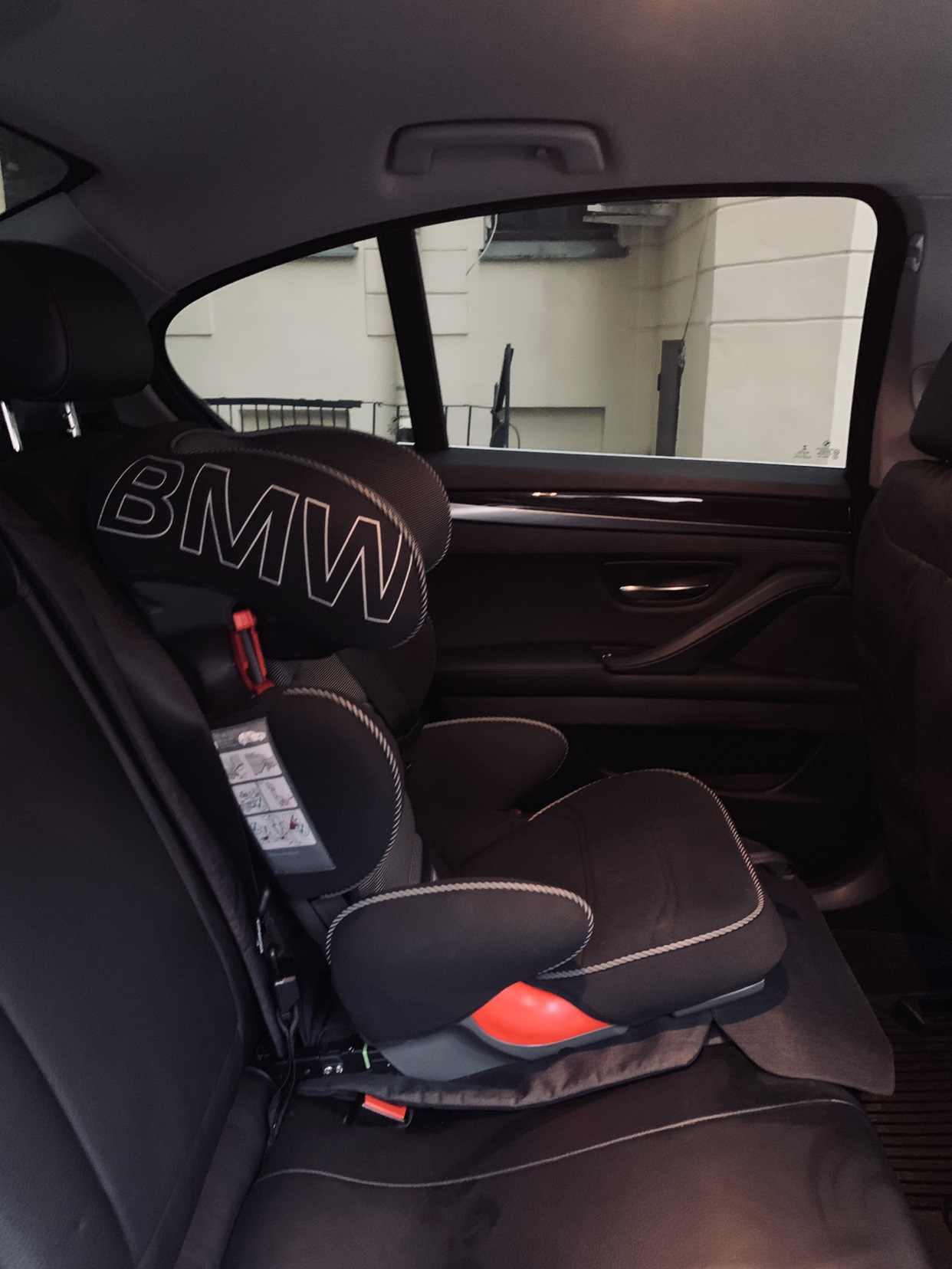 Детское кресло Junior Seat 2/3 — BMW 5 series (F10), 3 л, 2016 года |  аксессуары | DRIVE2