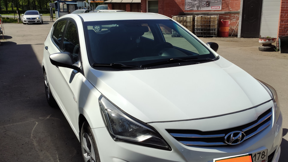 Поклейка винилового рисунка — KIA Rio X-Line, 1,6 л, 2019 года | тюнинг ...