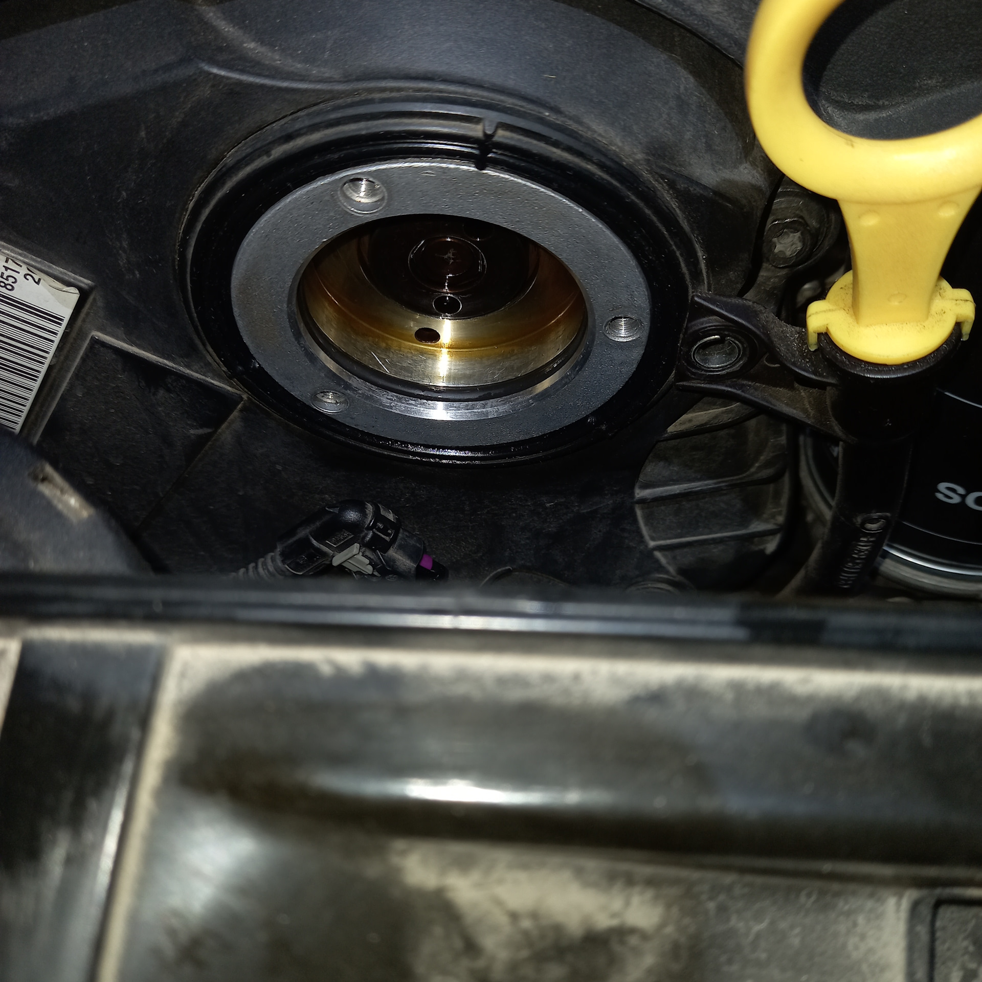 Заменил эл.магнит клапана фазорегулятора — Audi A6 (C7), 2 л, 2013 года ...