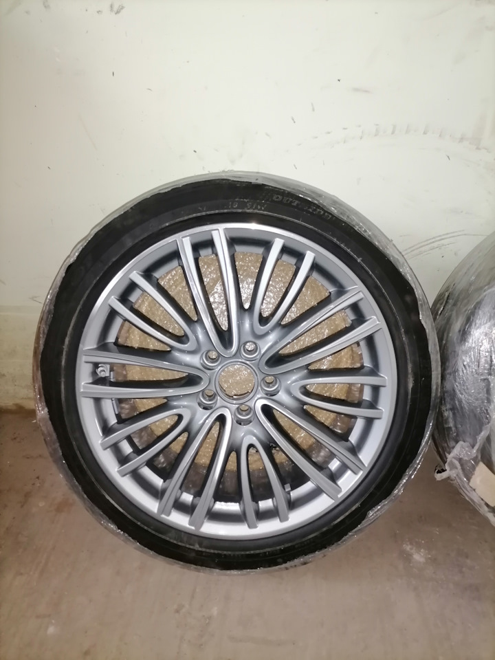 Шины летние Dunlop 225/45 R18, литые диски 8Jx18 ET33 5x110 на Alfa ...