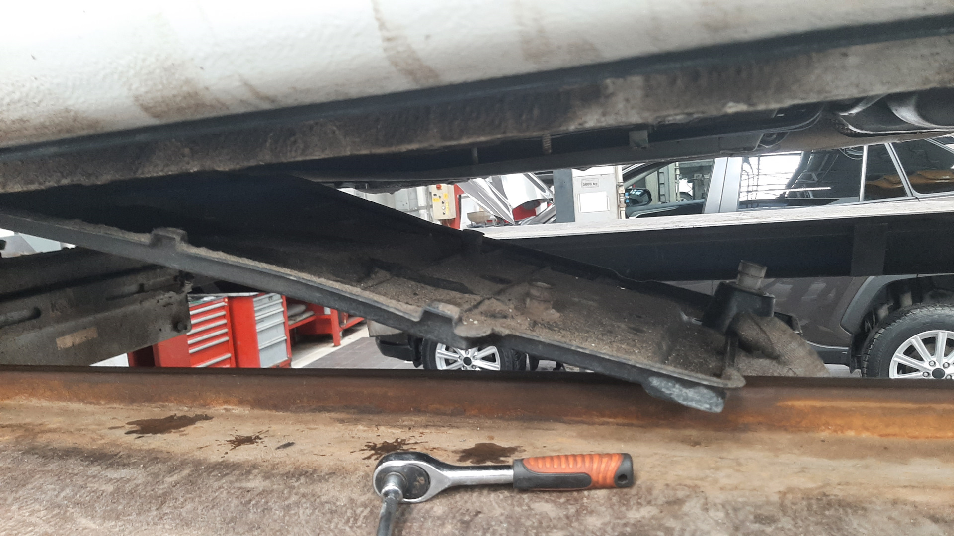 Замена масла у дилера ТТС Казань — Toyota Auris (2G), 1,3 л, 2013 года ...