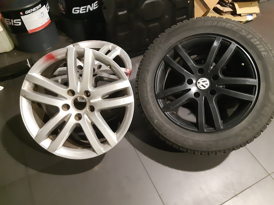 Touareg резина. Диски Touareg r19 Replica. Диски Туарег r18. Оригинальные диски Touareg 2 r19. Диски на Туарег от Бентли.