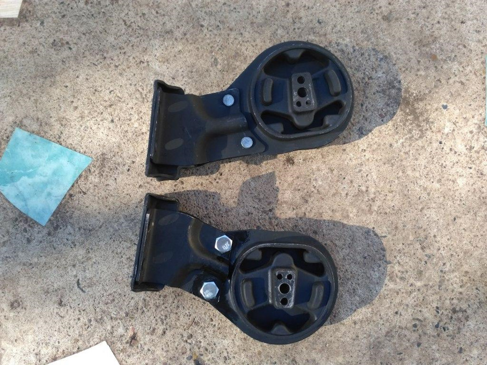 Опоры двигателя ВАЗ на ЛУАЗ (переделка №2) — ЛуАЗ 969, 1,3 л, 1991 года ...