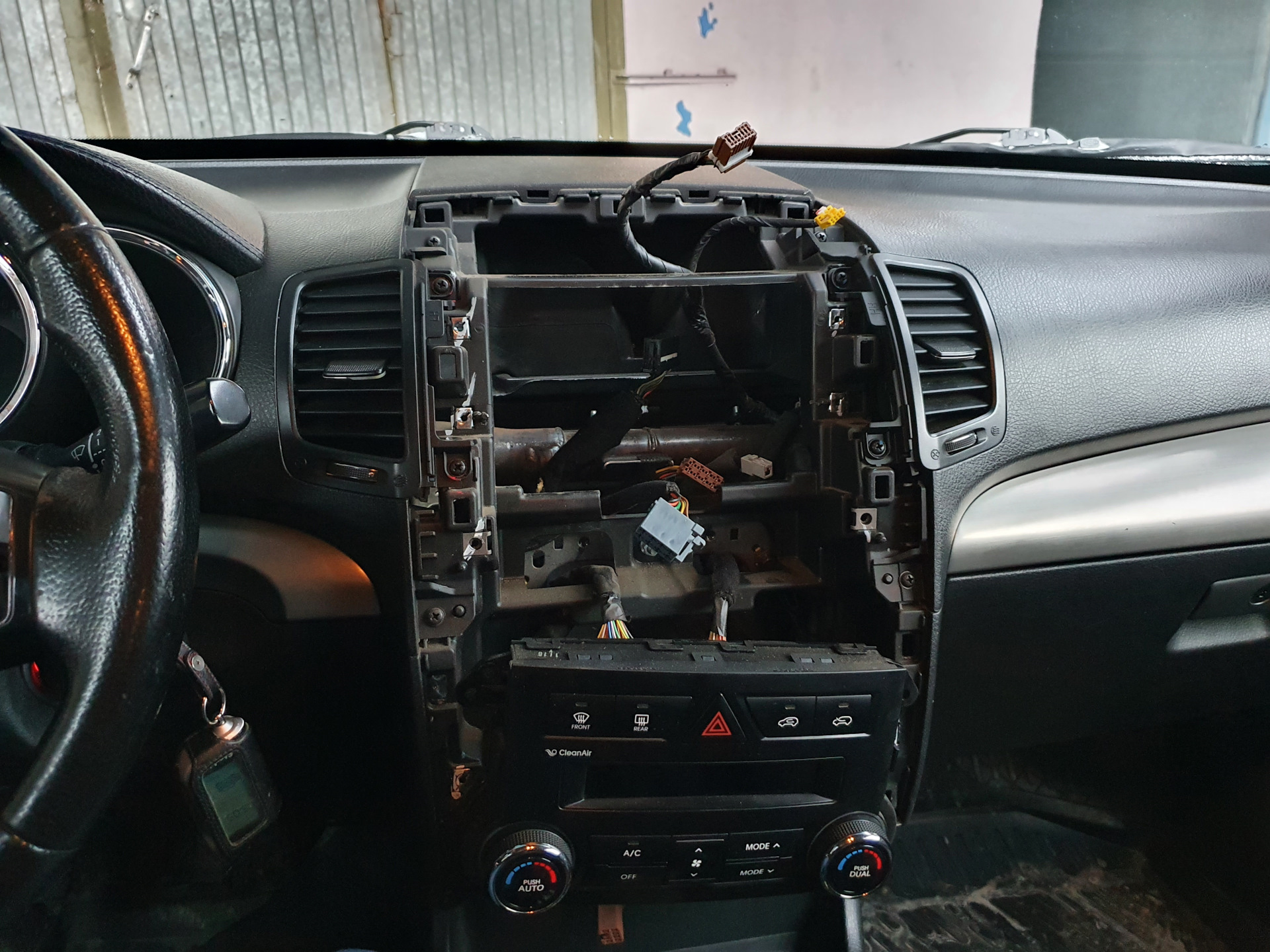 Как снять магнитолу киа соренто 2 хм Установка магнитолы 2 din Junsun V1 Android 10,0 2G + 32G DSP - KIA Sorento (2G)