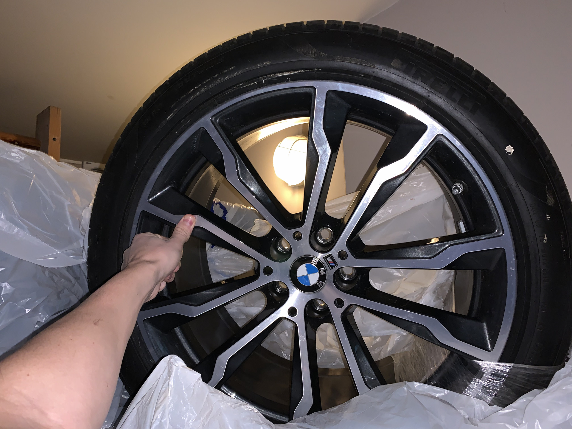 Шины бмв x4. BMW x3 g01 диски. BMW x4 g02 диски r21. Диски БМВ x3 g01 r21. Диски BMW x4 g02 r19.