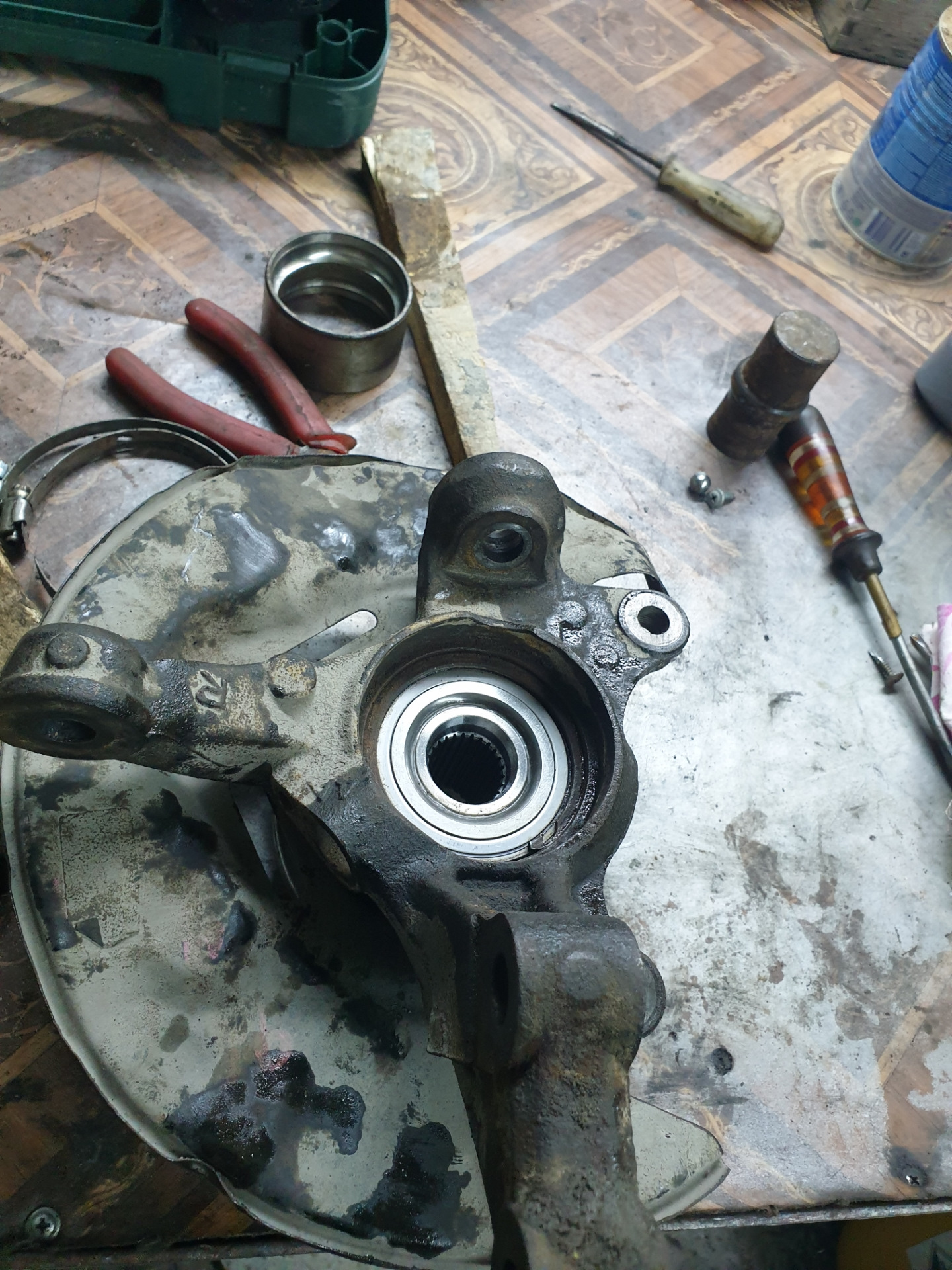 Как поменять ступичный подшипник королла. Подшипник ступицы тойота королла 120. Замена заднего ступичного подшипника тойота королла 120. Подшипник передней ступицы рав 4 2 поколение. Подшипник ступицы тойота королла 120.