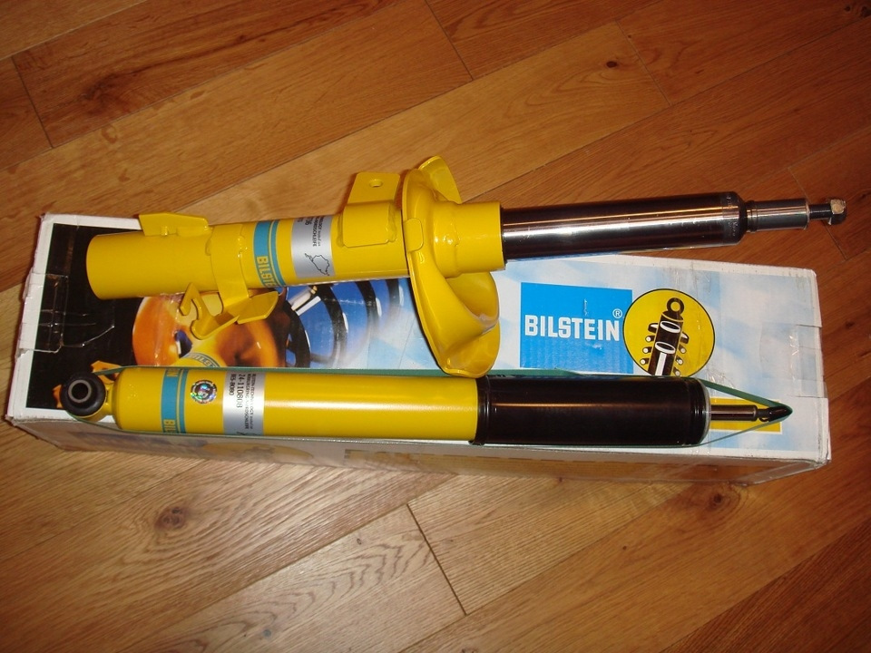 Bilstein 24-186926. Передние стойки бильштайн делика 1989. Аутлендер стойки бильштайн. Амортизаторы bilstein. Амортизаторы bilstein.