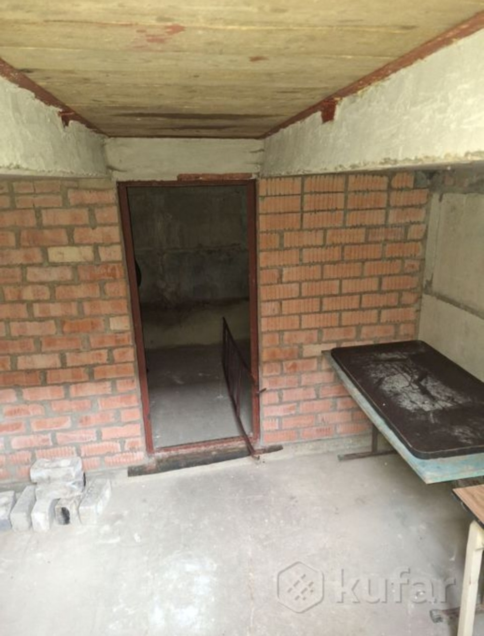 6. Вид из основного помещения подвала — BMW 5 series (E60)