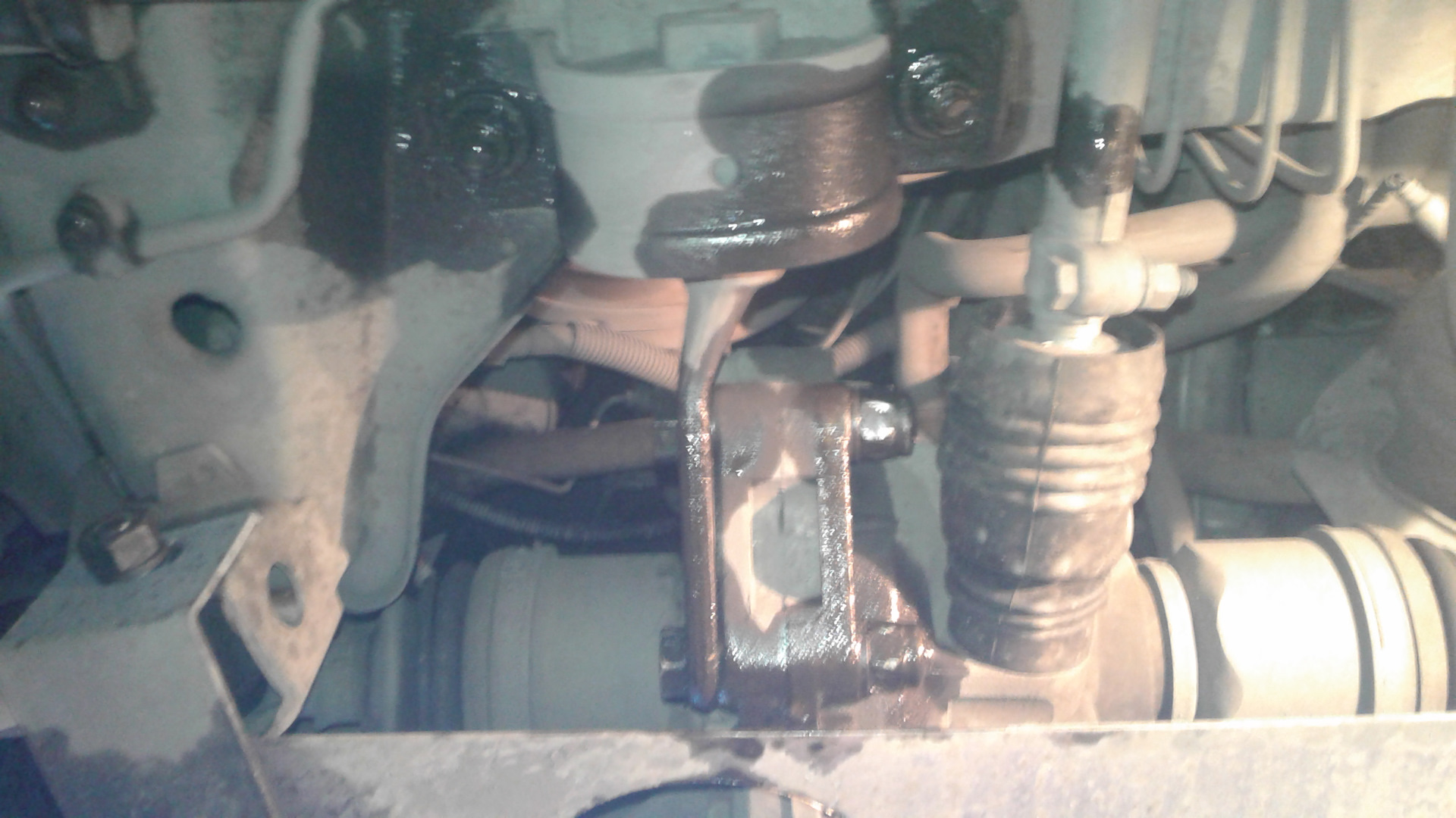 Замена задней опоры двигателя на — Лада 2115 — Lada 2115, 1,6 л, 2012 ...