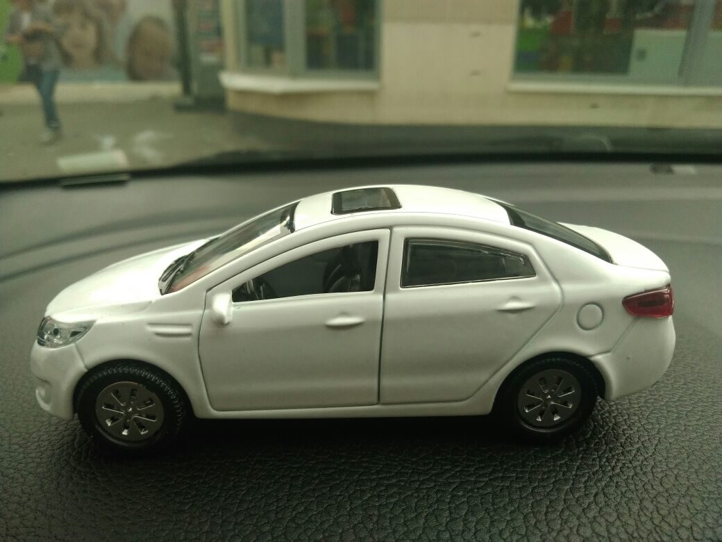 kia rio 1:43