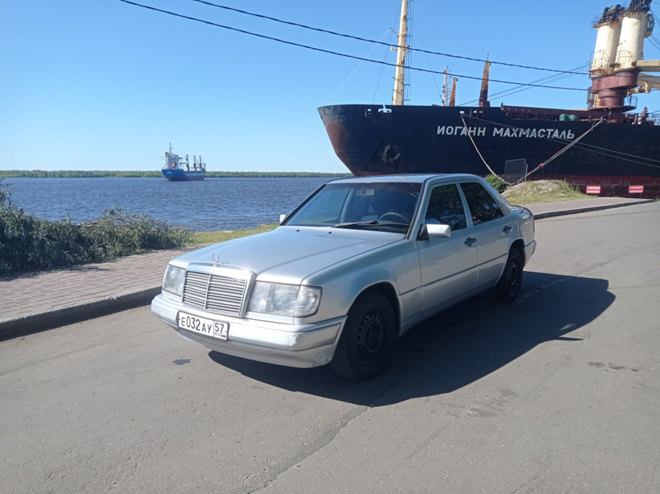 Фото в бортжурнале Mercedes-Benz E-Class (W124)