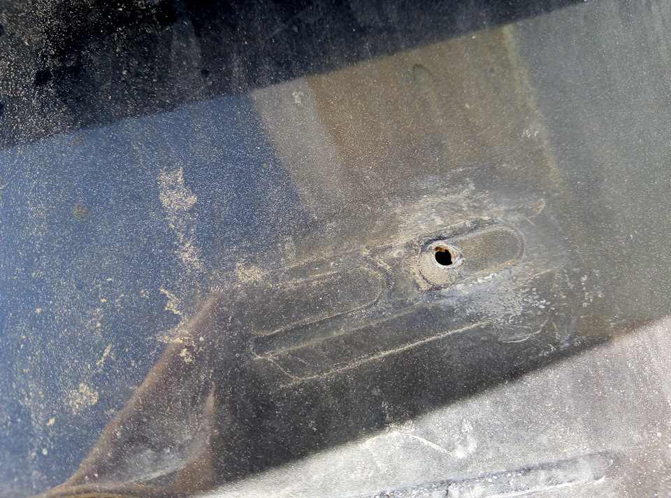 С другой стороны только рамка натерла местами ЛКП. — Hyundai Accent (2G)