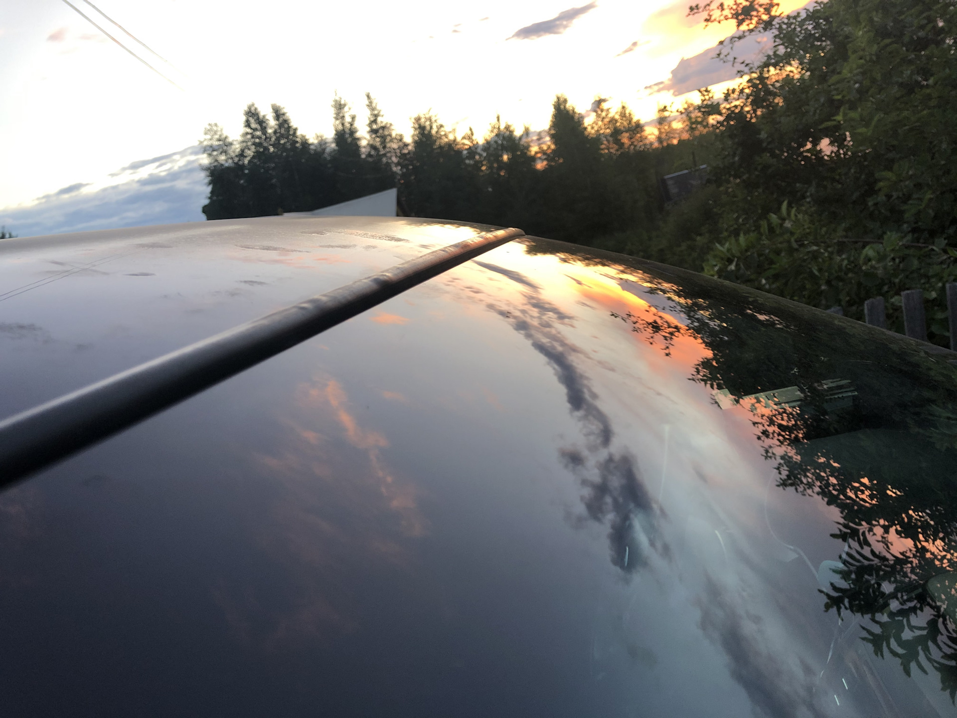 Защита кромки крыши над лобовым стеклом