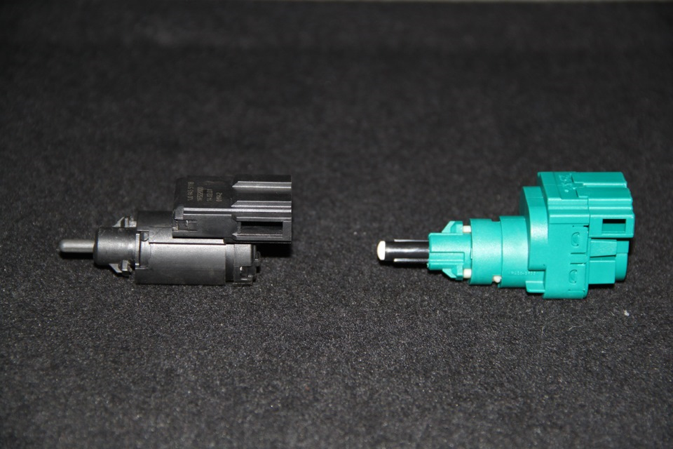 Замена лягушки педали тормоза — Volkswagen Golf Mk5, 1,6 л, 2004 года ...