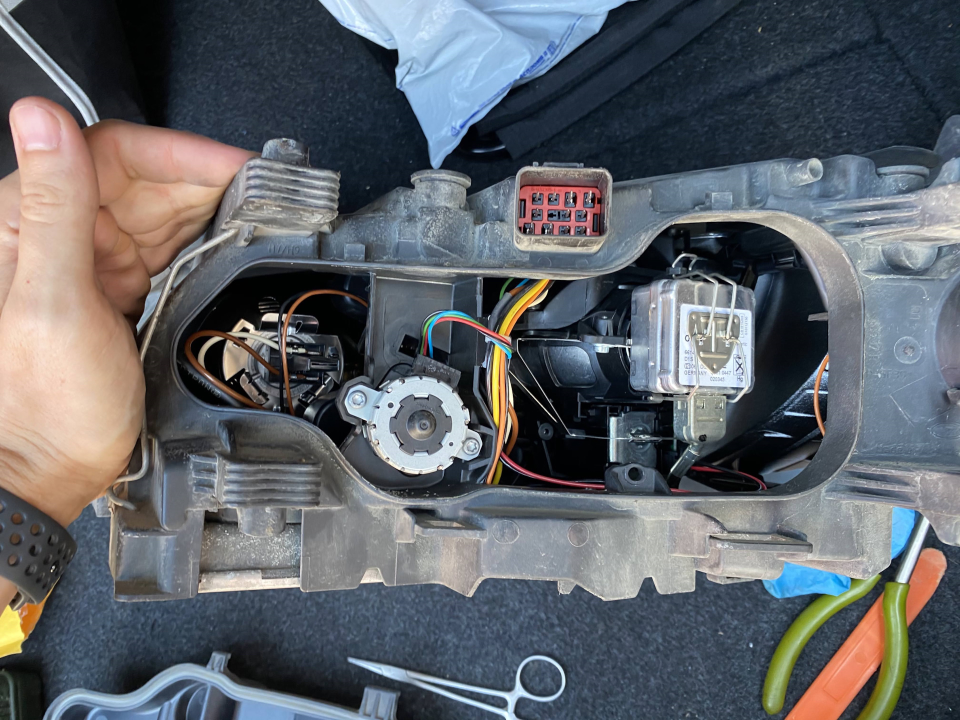 Замена лампочек габаритов на светодиоды — Volvo S80 II, 4,4 л., 2008 ...