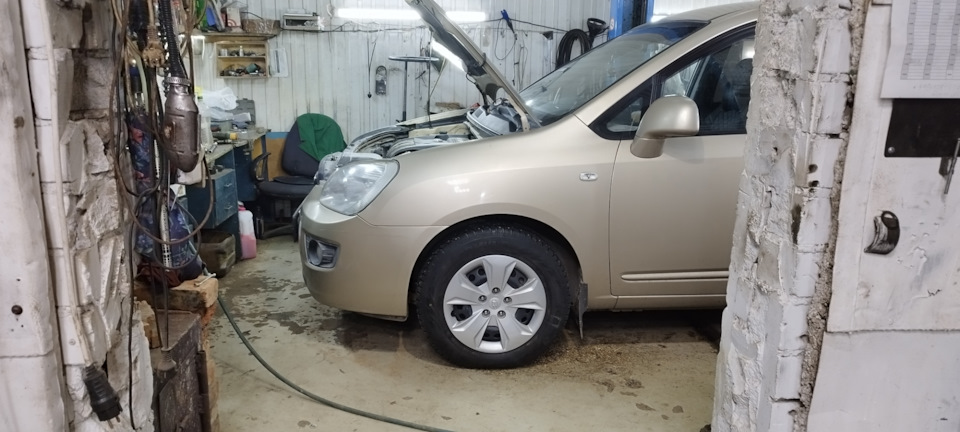 Резина и клиренс. — KIA Carens III, 2 л, 2006 года | колёсные диски ...