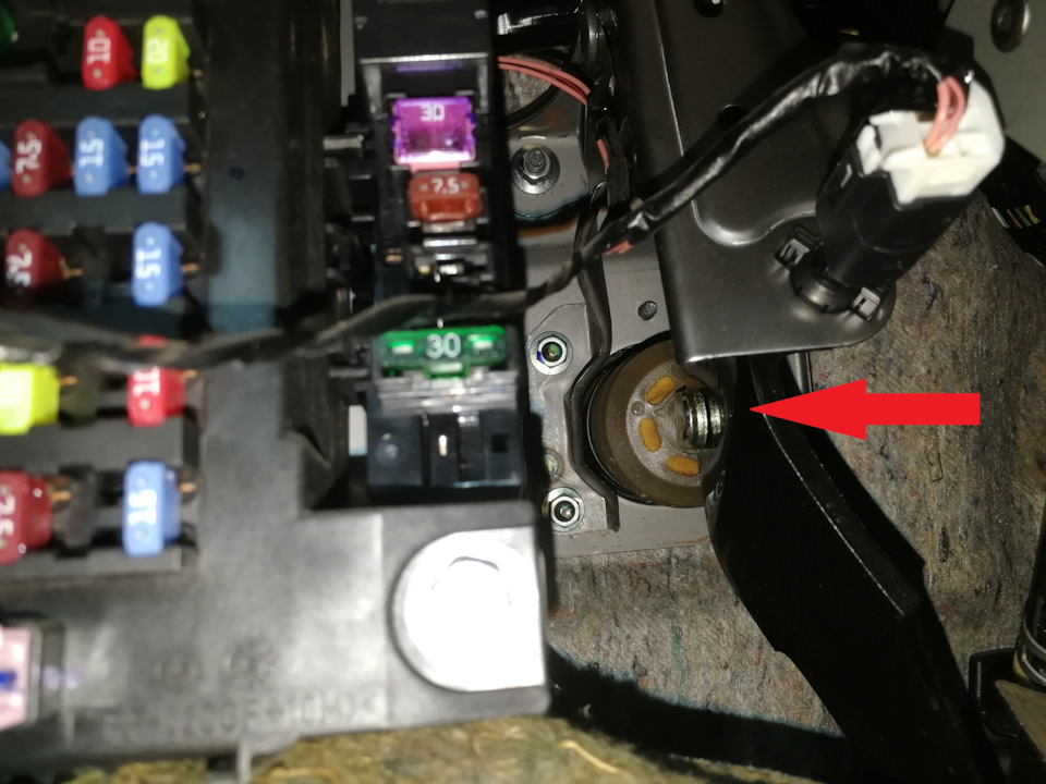 Заскрипела педаль тормоза — Mitsubishi Lancer X, 1,6 л, 2014 года ...