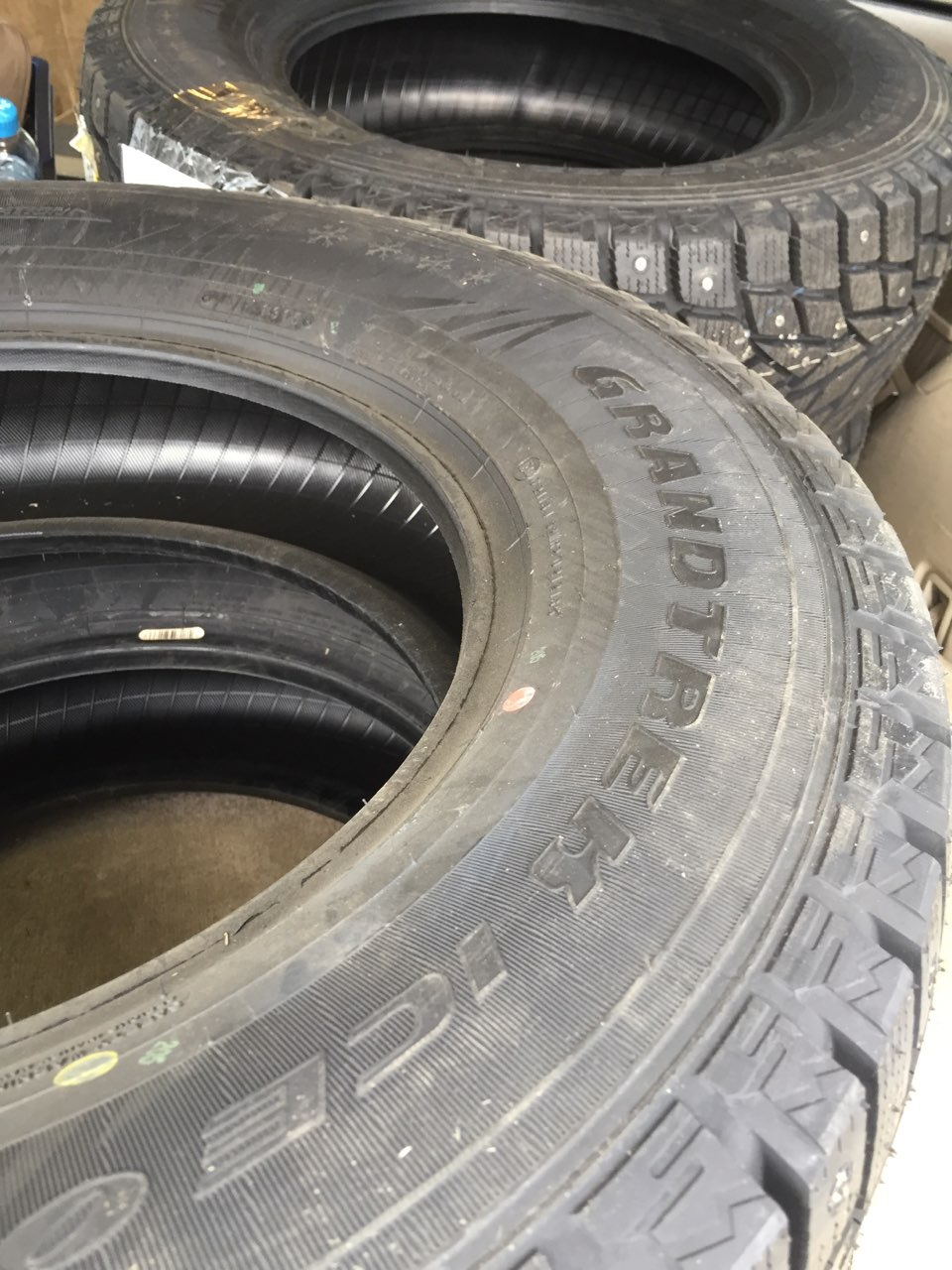 Dunlop grandtrek 02