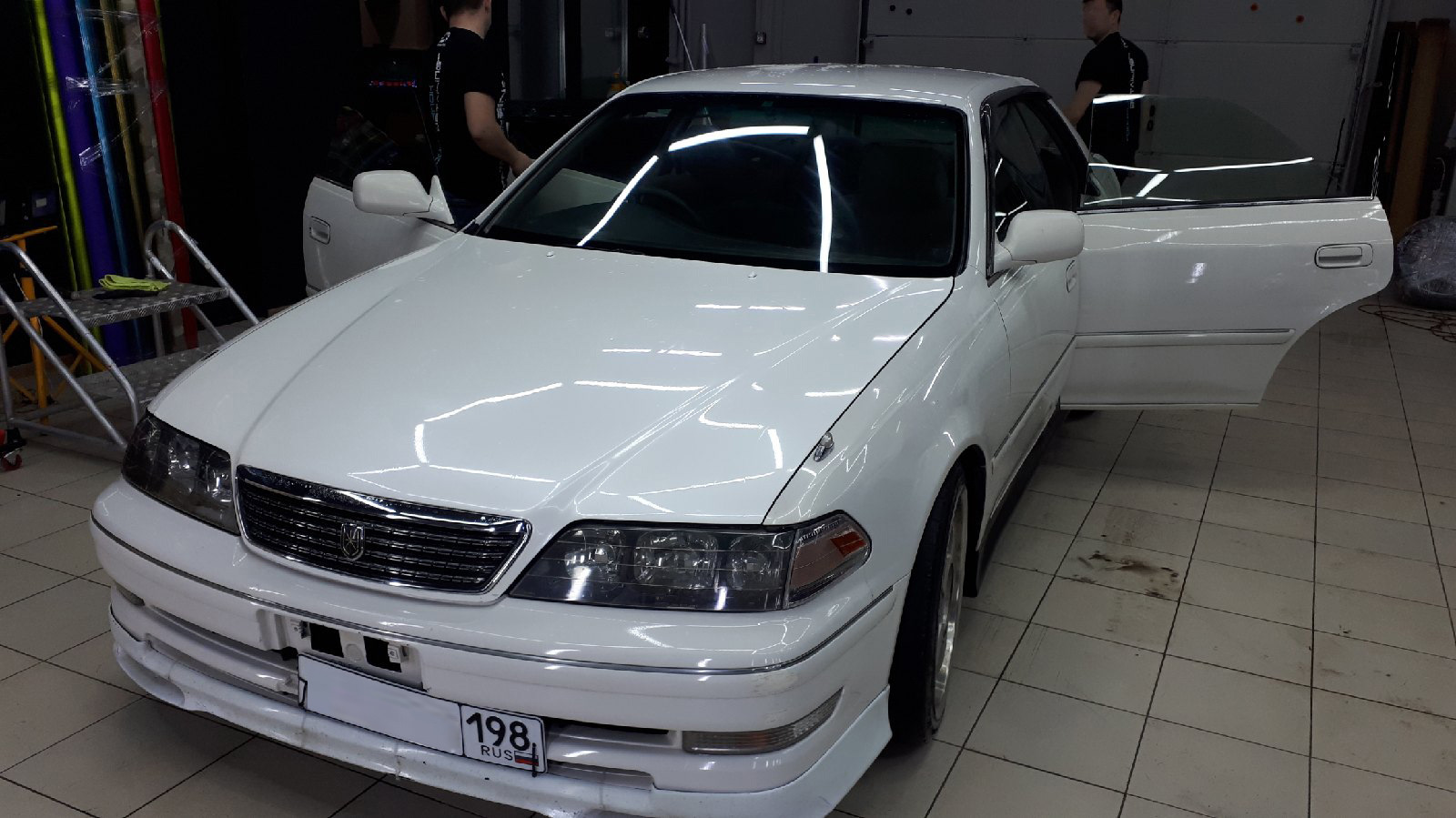 100 белый цвет. Toyota Mark 2 2000. Toyota mark2 100 белый перламутр. Марк 2 100 белый перламутр. Марк 2 100 перламутр.