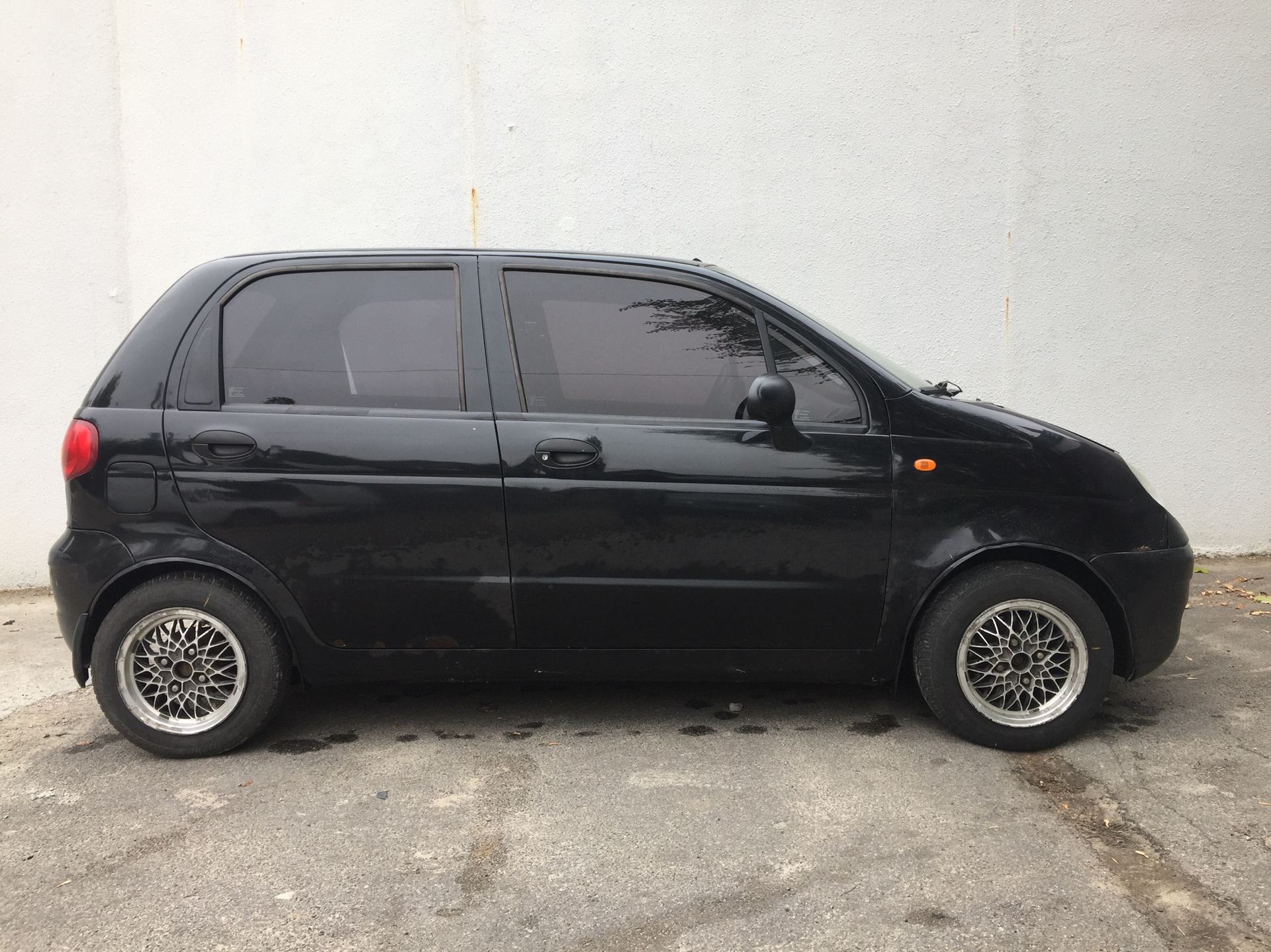 Литые диски на дэу матиз. Дэу Матиз на штамповках r14. Daewoo Matiz r14 диски. Колеса r14 на Матиз. R14 Дэу Матиз.