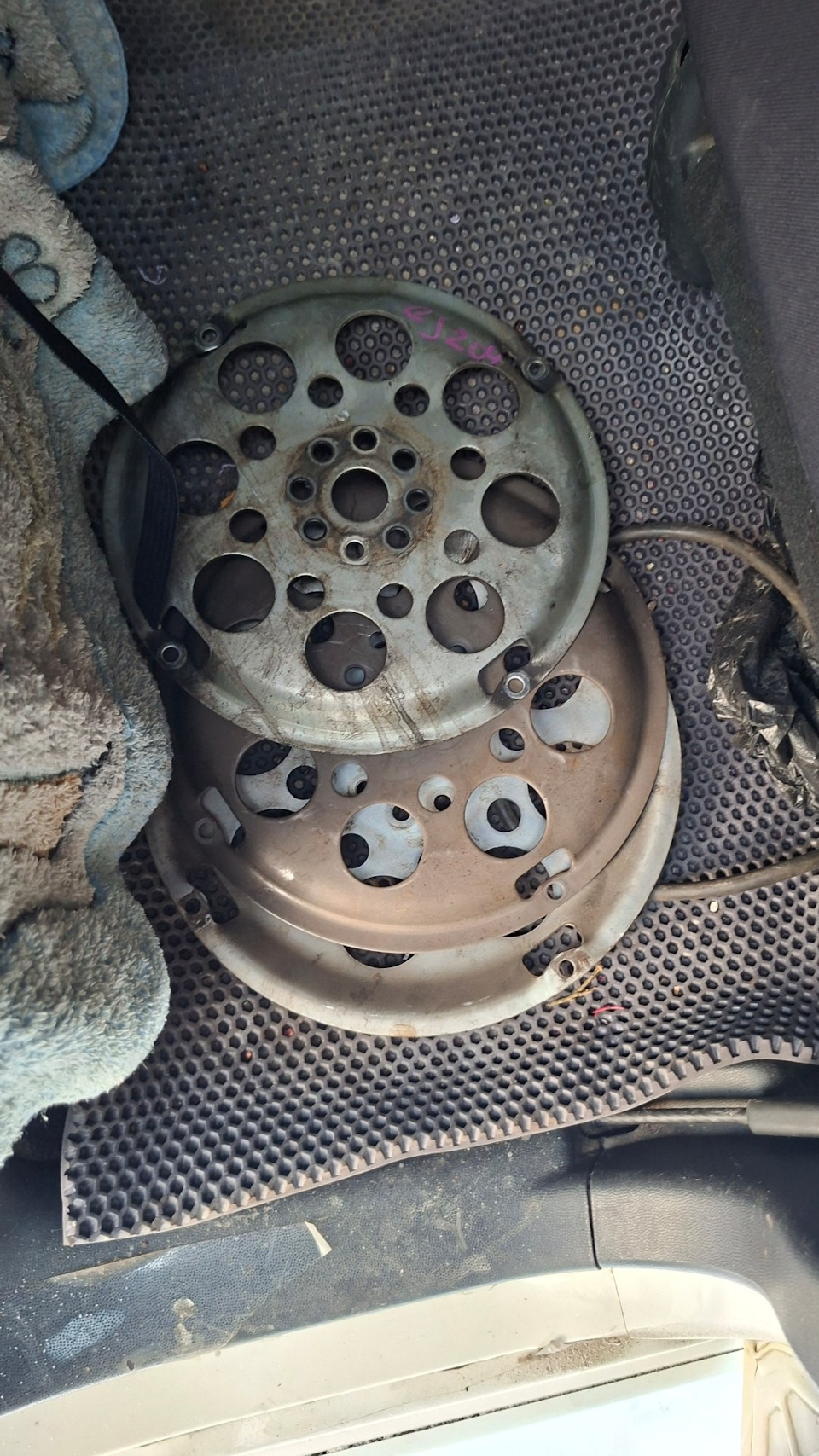 Коллекция крышек от кастрюль — Subaru Impreza XV