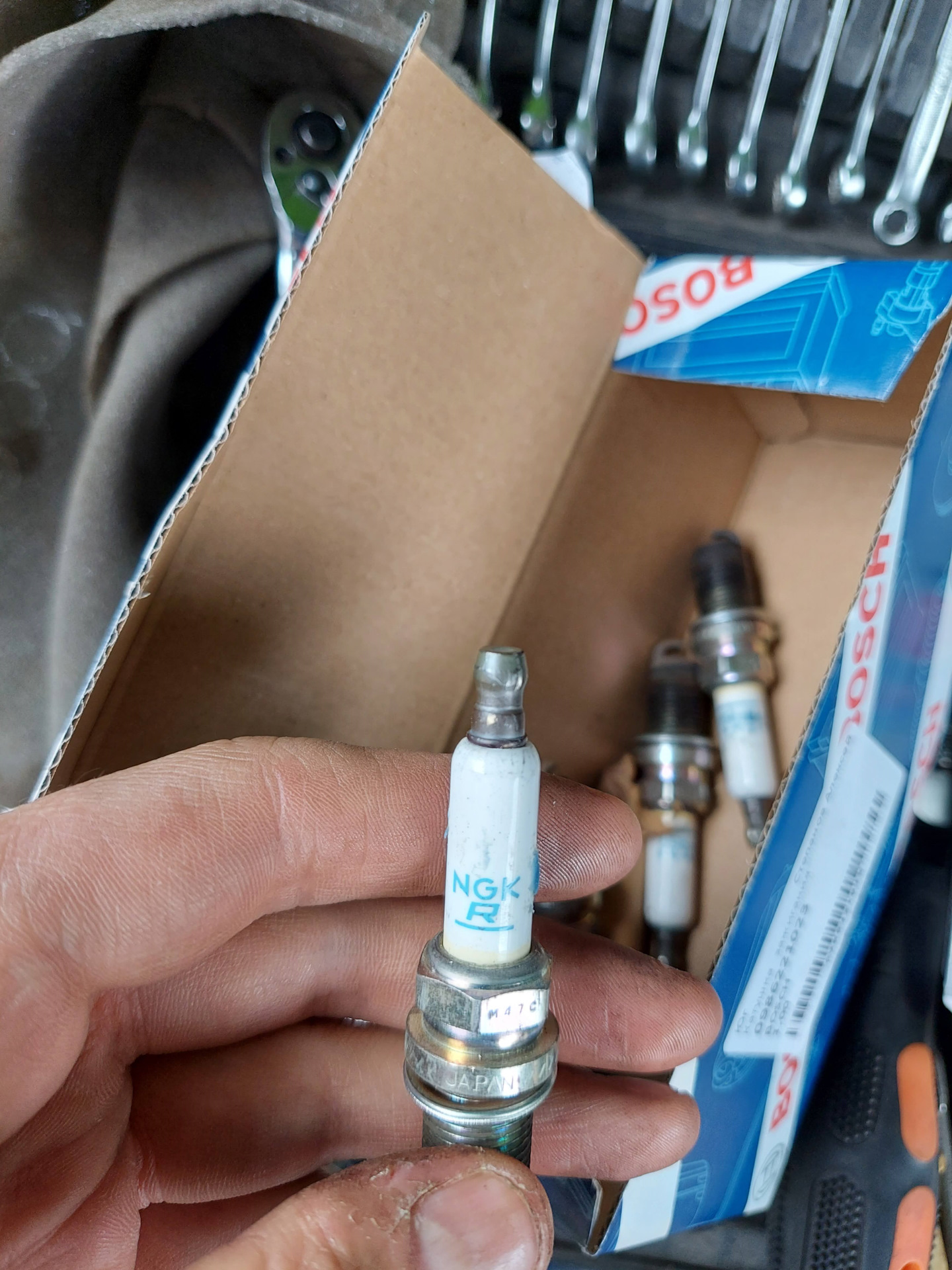 Провалы при разгоне, пропуски зажигания, подделка свечей NGK, замена ...