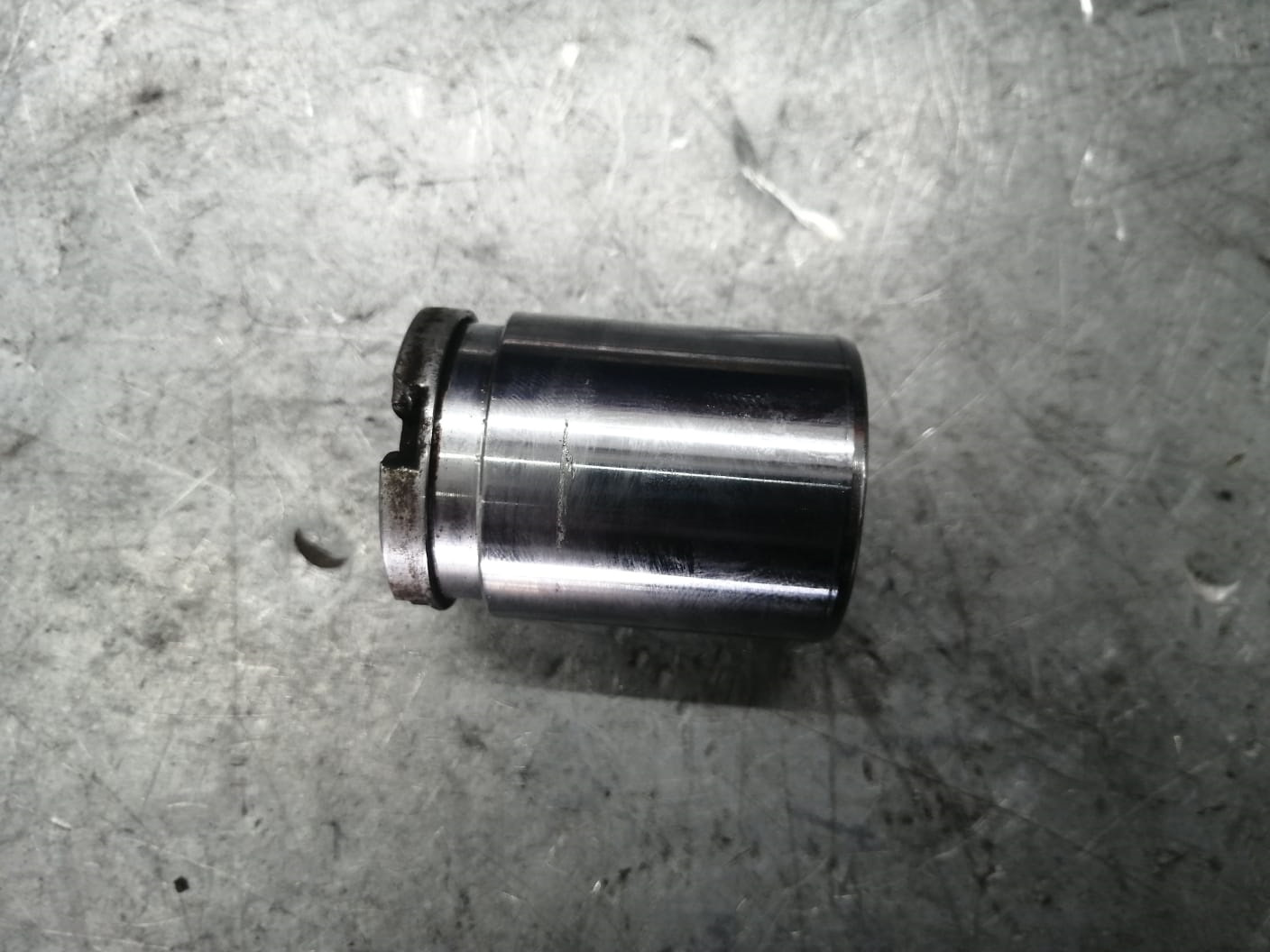 Регулировка зазоров клапанов и ремонт тормозного суппорта — Suzuki SX4 ...