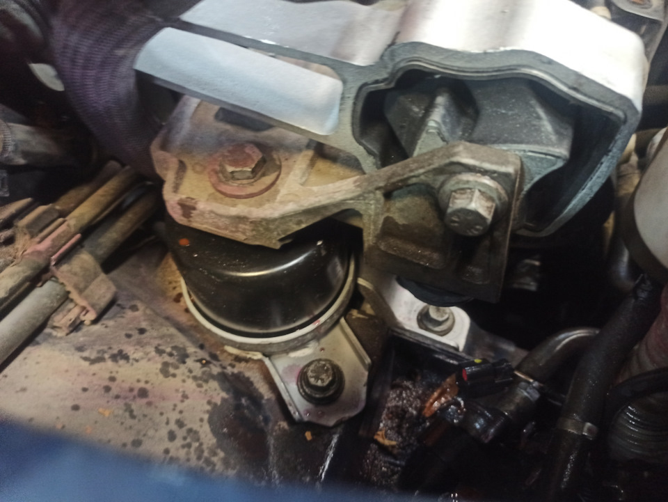 Опоры — Land Rover Freelander 2 (L359), 2,2 л, 2008 года | своими ...