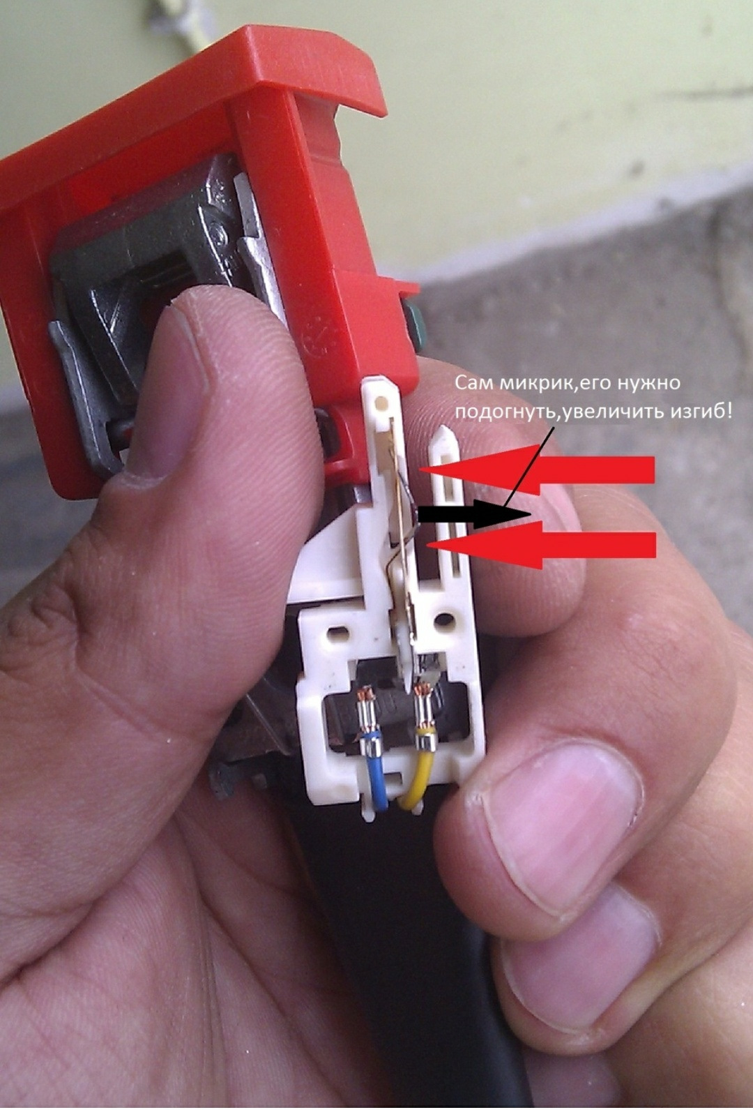 Ремонт защелки водительского ремня безопасности на Сеате — SEAT Altea ...