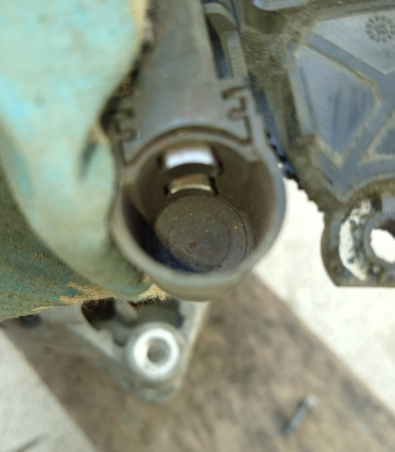 А вот щетки уже ближе к пределу. — Ford Galaxy (Mk III)