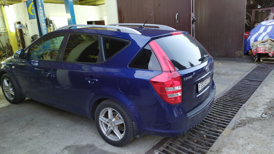 Тонировка задней полусферы 5% Люмар — KIA Ceed SW (1G), 1,6 л, 2009 ...