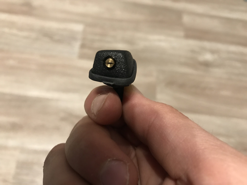 Веерные форсунки "писалки" омывателя — Lada Приора седан, 1,6 л, 2018 ...