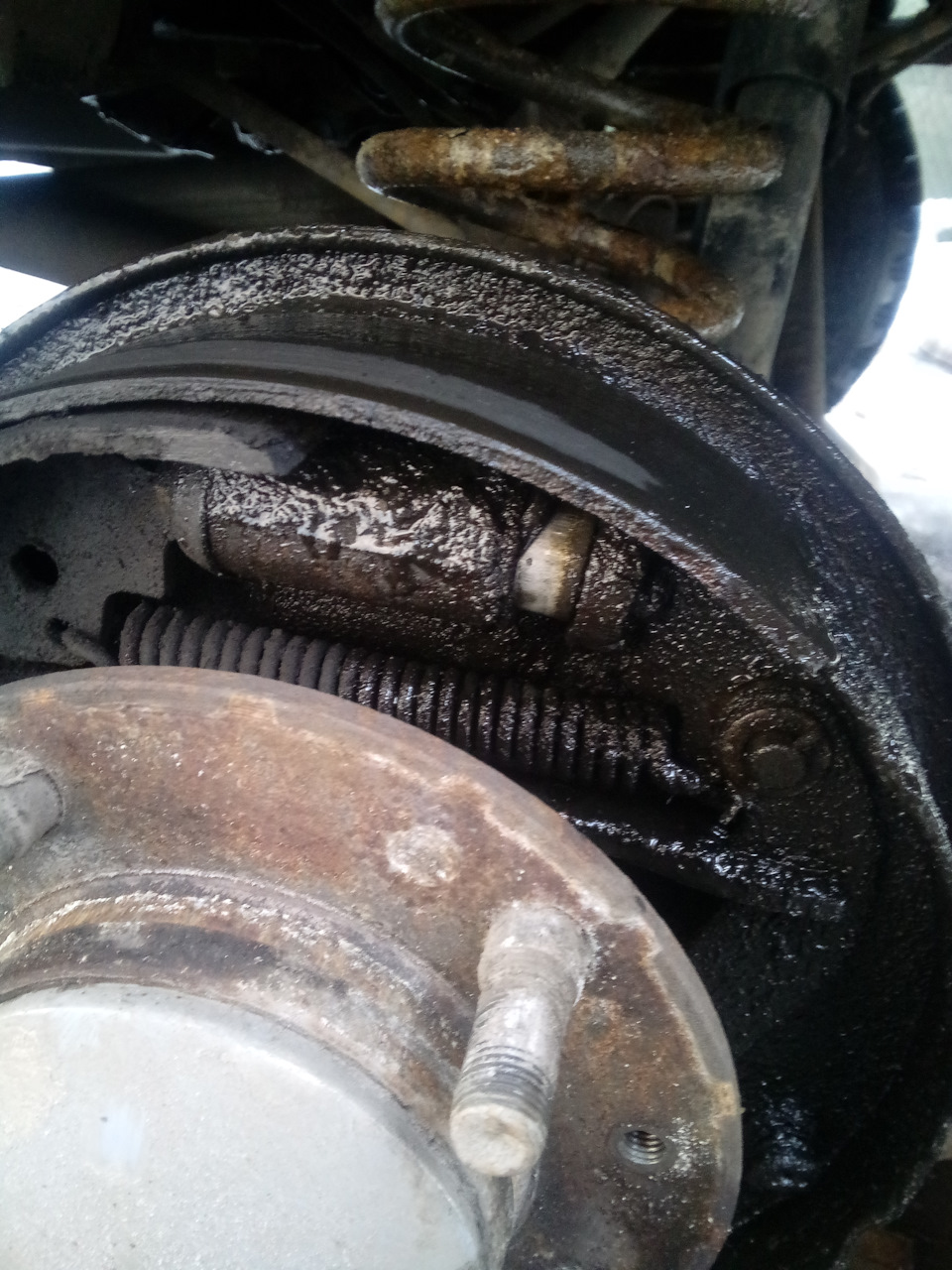 А вскрывшегося тормозного цилиндра. — Lada 2120 Надежда