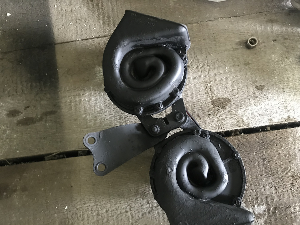 Замена клаксона, на чёрном стиле — Lada 2113, 1,6 л, 2010 года ...