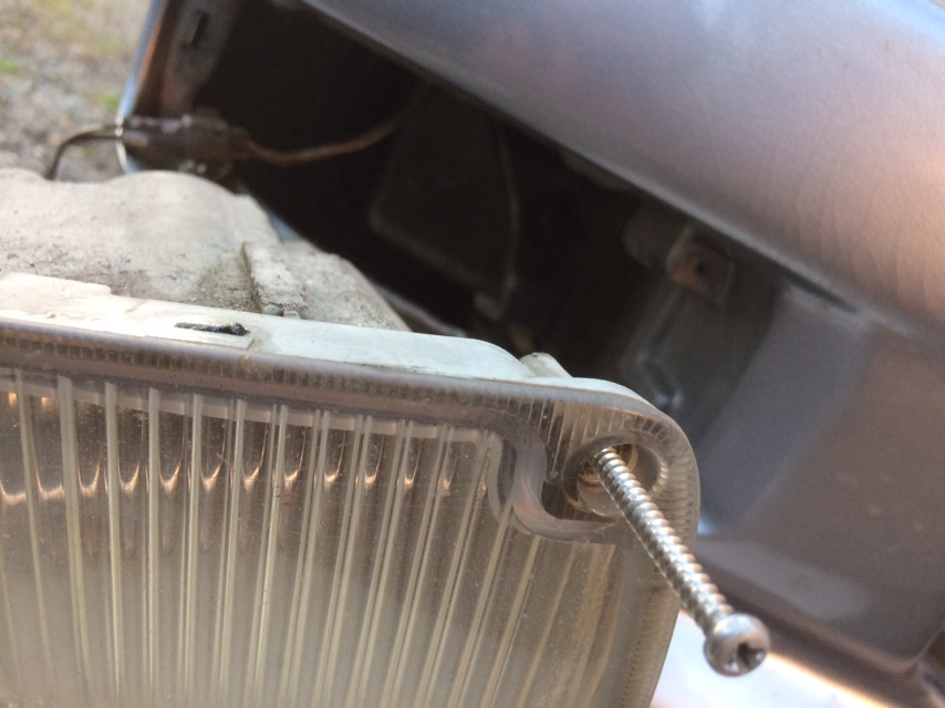 Замена лампочки противотуманки — Toyota Vista (40), 2 л, 1996 года ...