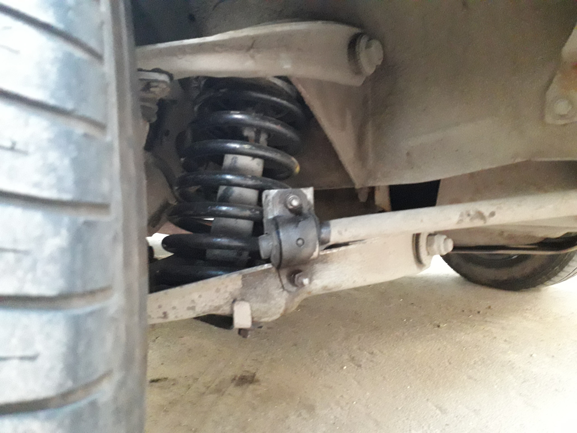 Как сделать подвеску жестче. Нива лифт передней подвески 3 см. Гидропневматическая подвеска уаз патриот. Задняя подвеска хендай элантра мд. Лифт передний подвески +4 см нива.