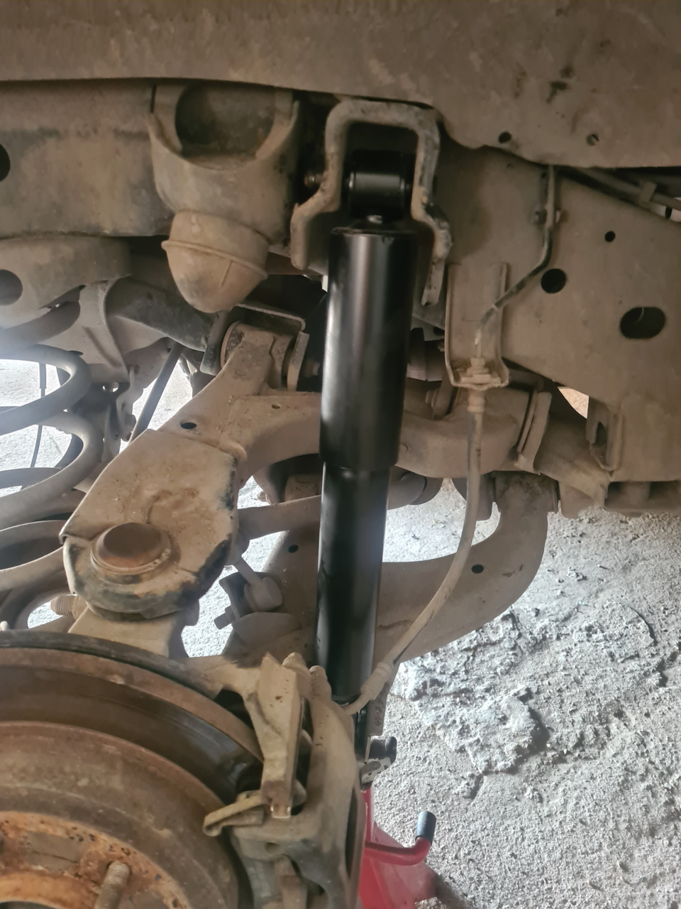 Замена верхних шаровых опор на QX56 2005 часть 1 - Infiniti QX (2G), 5,6 л, 2005