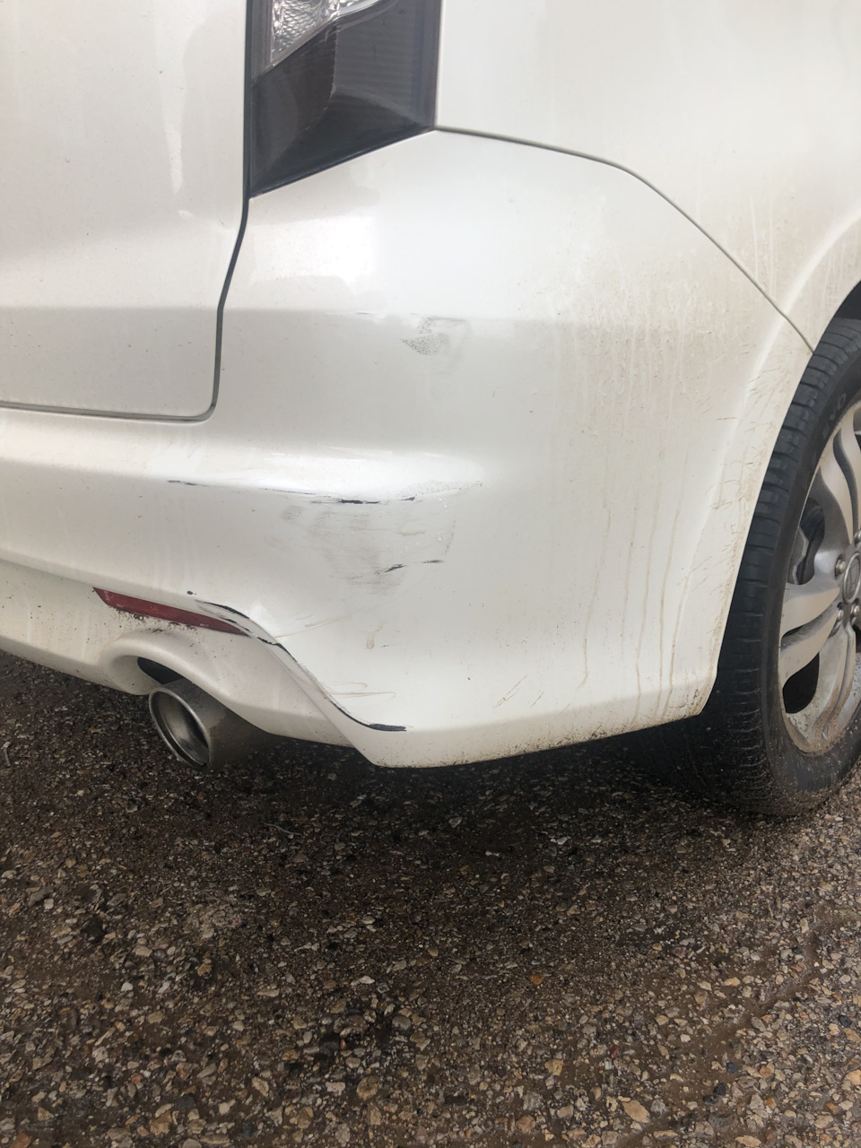 Поцарапали бампер — Honda Stream, 1,8 л, 2010 года | ДТП | DRIVE2