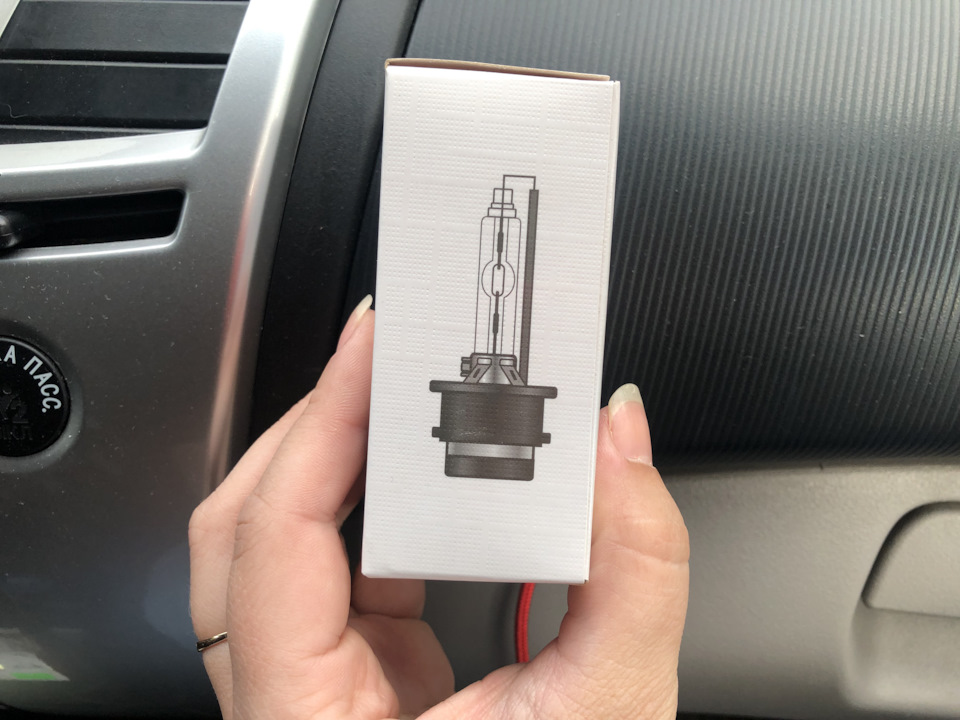 Замена ксеноновой лампы — Mitsubishi Pajero Sport (2G), 2,5 л, 2014 ...