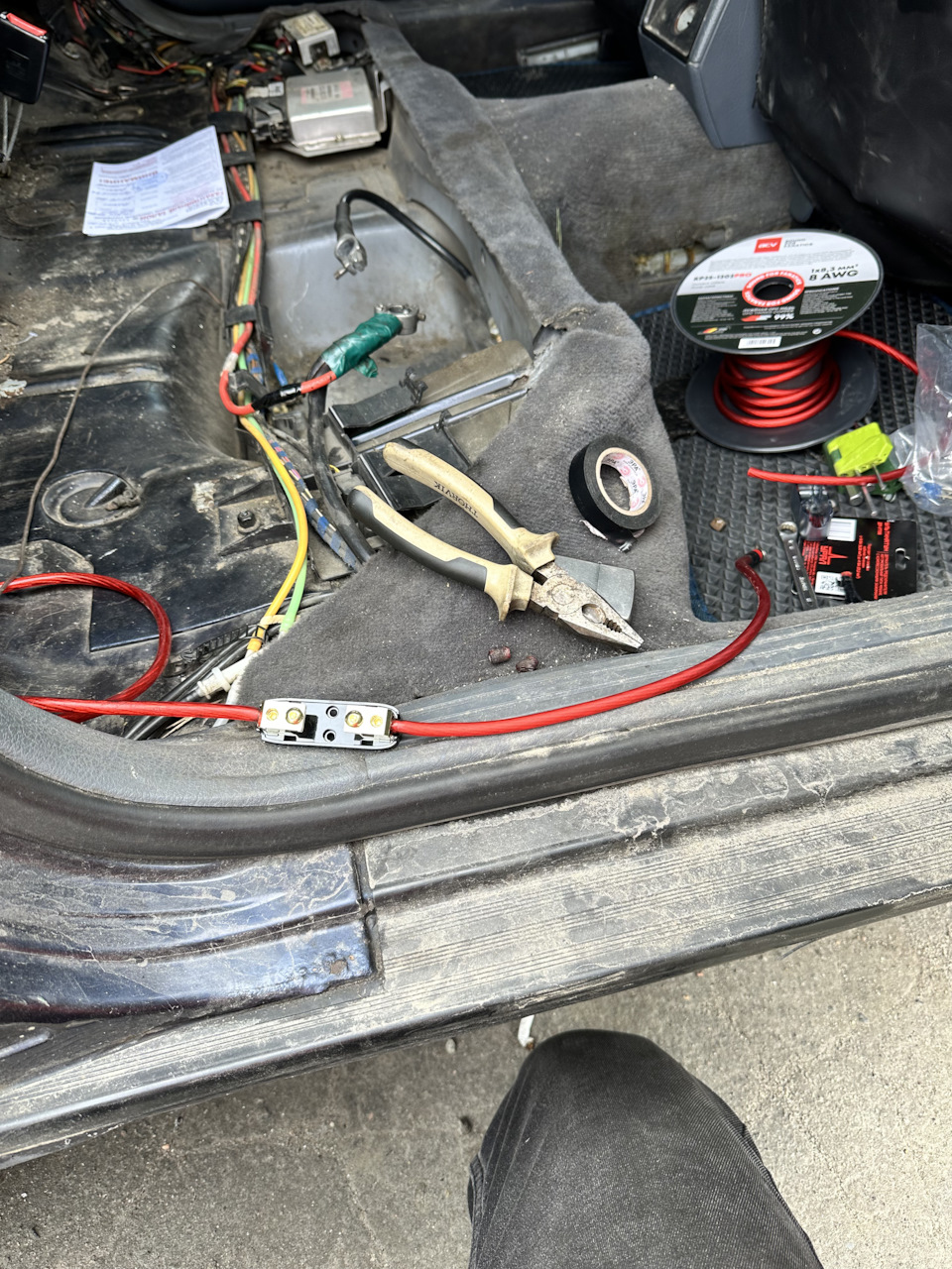 Питание на сабвуфер и АКБ новый — Audi A6 (C4), 2,6 л, 1996 года ...