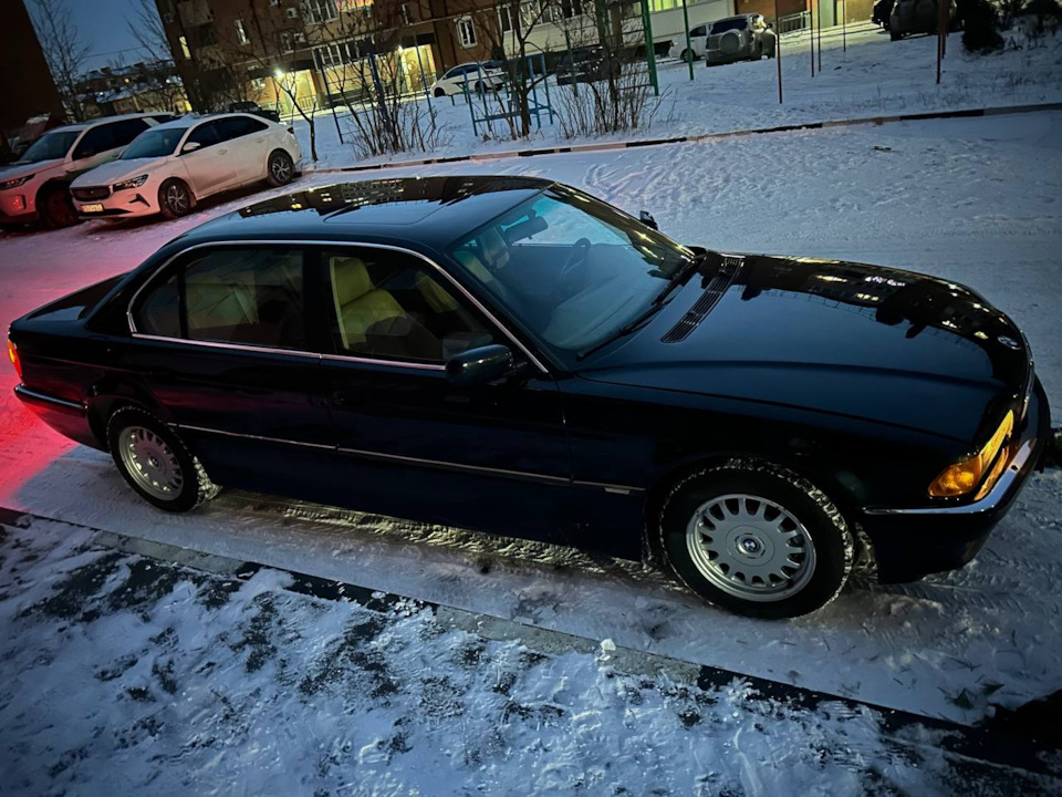 Фото в бортжурнале BMW 7 series (E38)