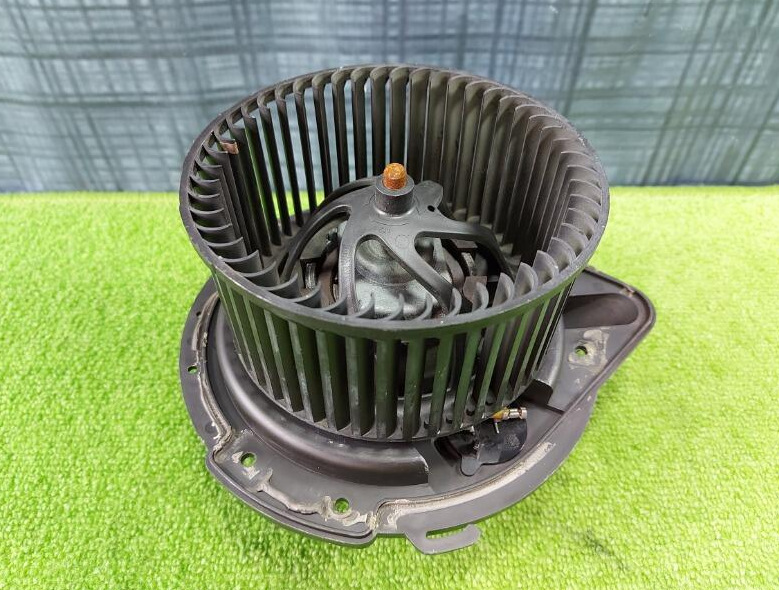 Моторчик печки Ауди А4 с Японии в Ауди А6 С4 — Audi A6 (C4), 1,8 л ...