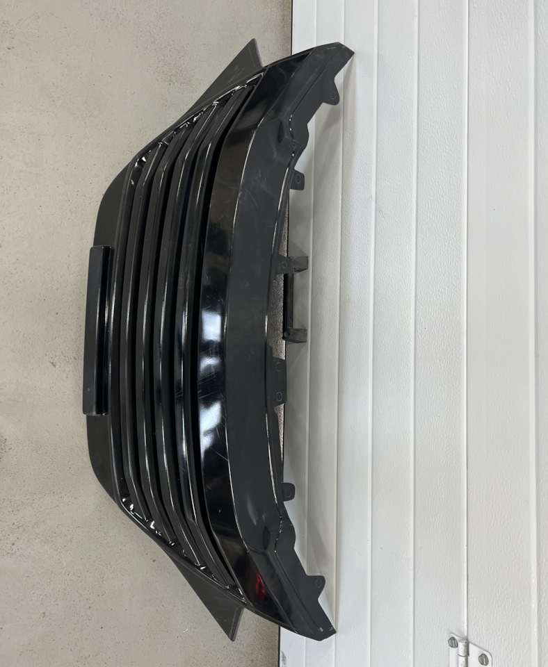 Решетка радиатора Honda Vezel RU1, RU2, RU3, RU4 на Honda Vezel (1G ...