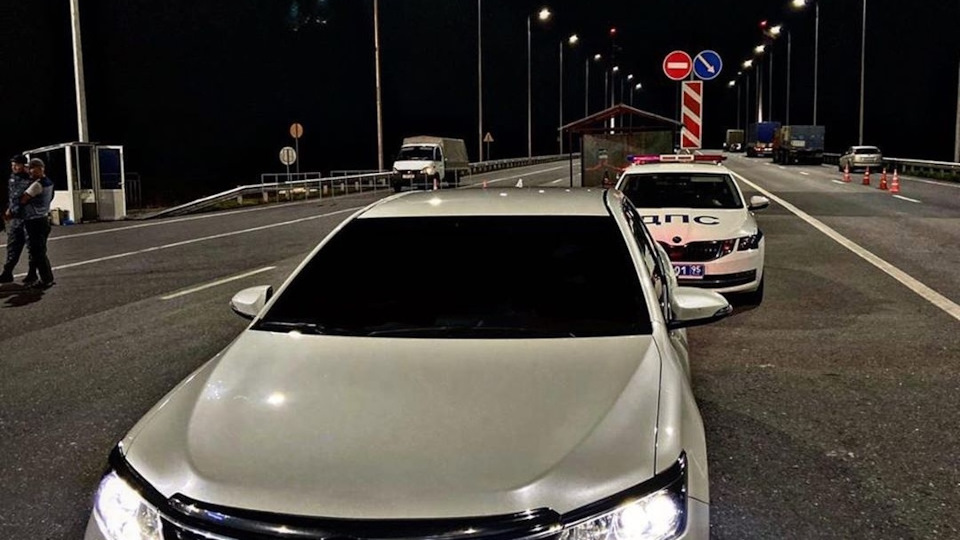 Toyota Camry Белый жемчуг